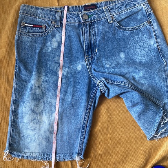 Upcycled vintage Tommy Hilfiger cut off denim shorts : OOAK dyed distressed : - Picture 12 of 16